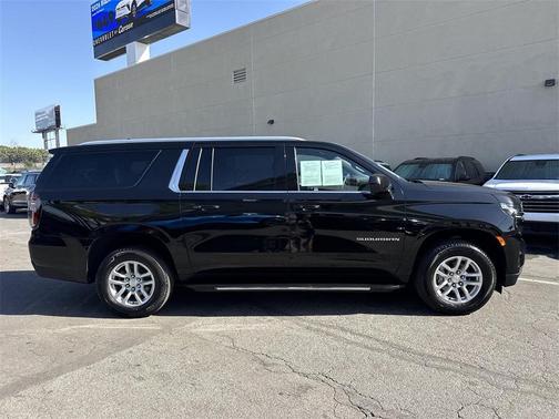 2024 Chevrolet Suburban LT