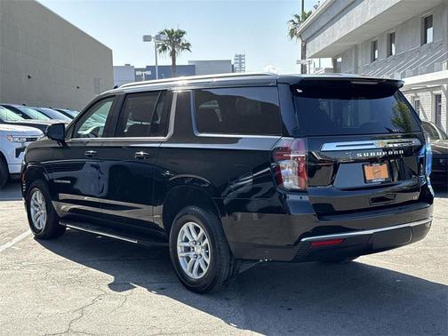 2024 Chevrolet Suburban LT