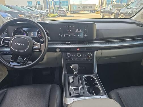 2024 Kia Carnival LX