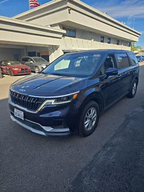 2024 Kia Carnival LX