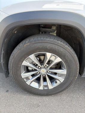 Summit White 2025 Chevrolet Equinox 1LT