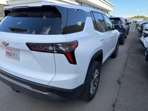 Summit White 2025 Chevrolet Equinox 1LT