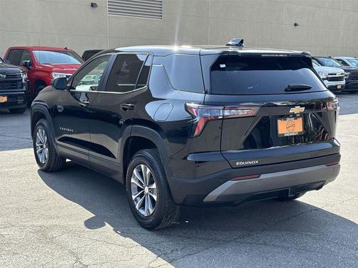Mosaic Black Metallic 2025 Chevrolet Equinox 1LT