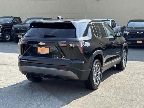 Mosaic Black Metallic 2025 Chevrolet Equinox 1LT