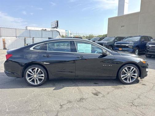 Mosaic Black Metallic 2023 Chevrolet Malibu FWD 1LT