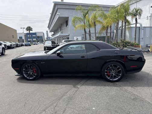 Pitch Black Clearcoat 2023 Dodge Challenger R/T