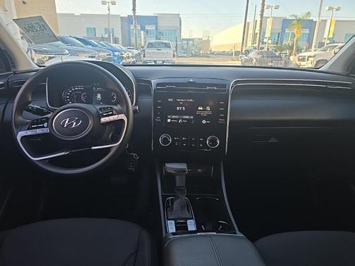 2024 Hyundai TUCSON SE