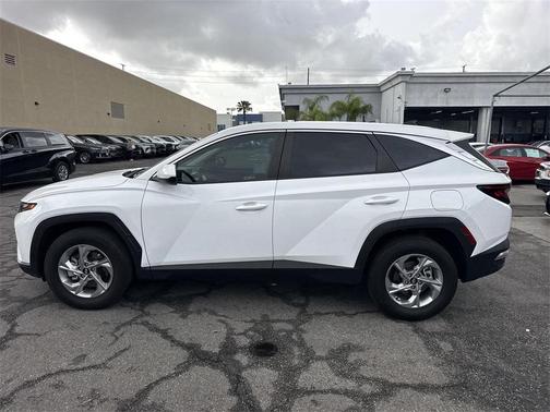 2024 Hyundai TUCSON SE