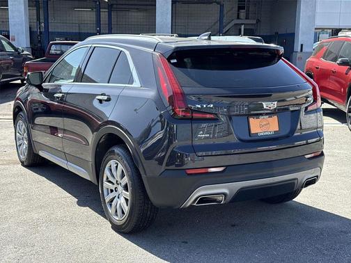 2023 Cadillac XT4 Premium Luxury