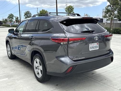 2021 Toyota Highlander LE
