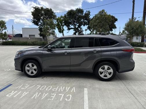 2021 Toyota Highlander LE