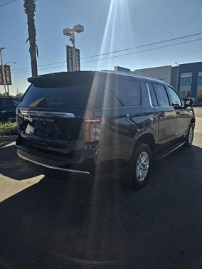 2024 Chevrolet Suburban LT