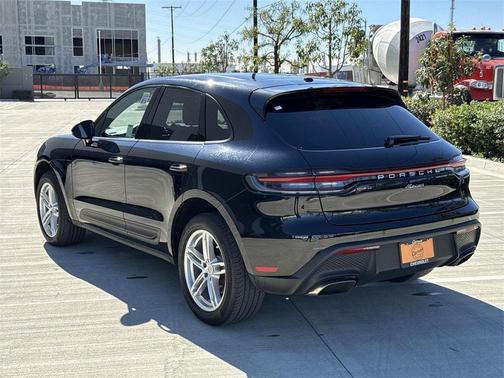 2024 Porsche Macan Base