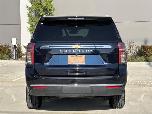 2024 Chevrolet Suburban LT
