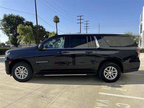 2024 Chevrolet Suburban LT
