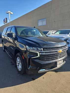 2023 Chevrolet Suburban LT