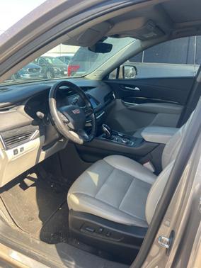 2022 Cadillac XT4 Premium Luxury