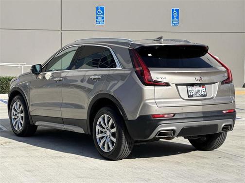 2022 Cadillac XT4 Premium Luxury