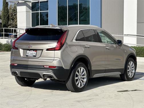 2022 Cadillac XT4 Premium Luxury