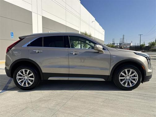 2022 Cadillac XT4 Premium Luxury