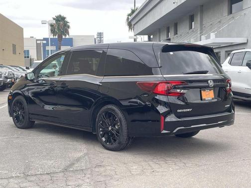 Crystal Black Pearl 2025 Honda Odyssey Sport-L