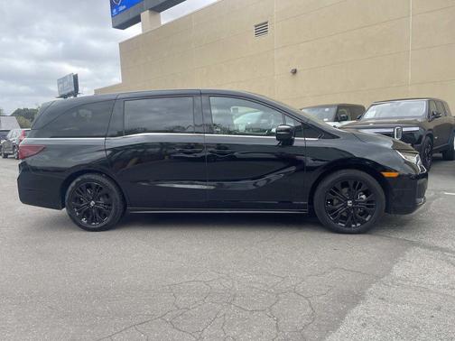 Crystal Black Pearl 2025 Honda Odyssey Sport-L