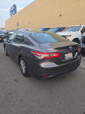 2019 Toyota Camry Hybrid LE