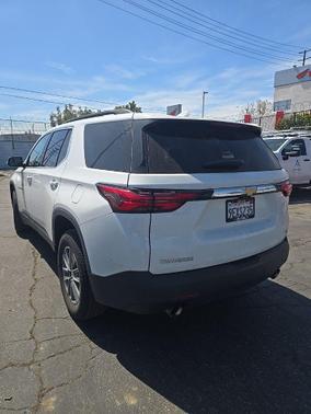 Summit White 2023 Chevrolet Traverse LT Cloth