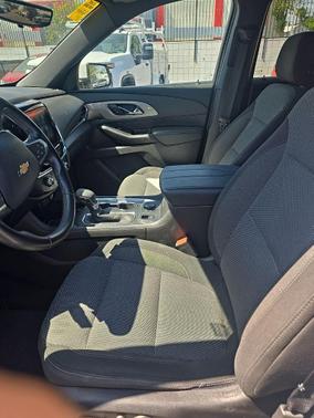 Summit White 2023 Chevrolet Traverse LT Cloth