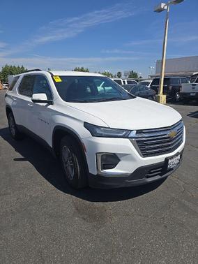 Summit White 2023 Chevrolet Traverse LT Cloth