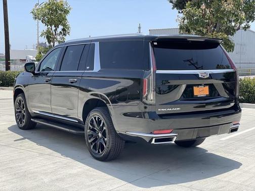 2023 Cadillac Escalade ESV Luxury