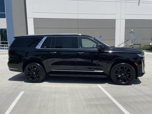 2023 Cadillac Escalade ESV Luxury