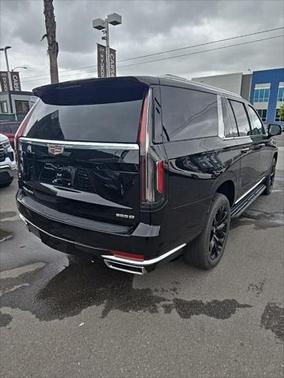 2023 Cadillac Escalade ESV Luxury