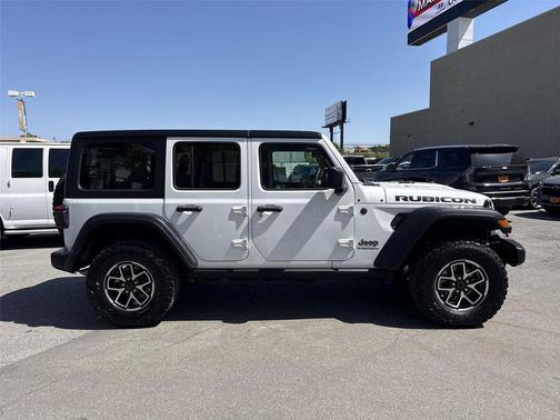 Bright White Clearcoat 2025 Jeep Wrangler Rubicon
