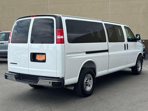 Summit White 2025 Chevrolet Express 3500 RWD 3500 Extended Wheelbase LT