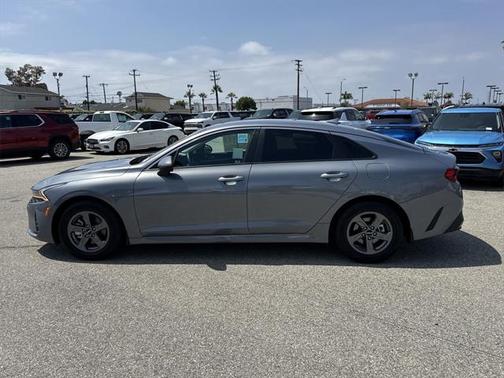 2022 Kia K5 LX