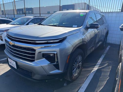2024 Chevrolet Traverse LT