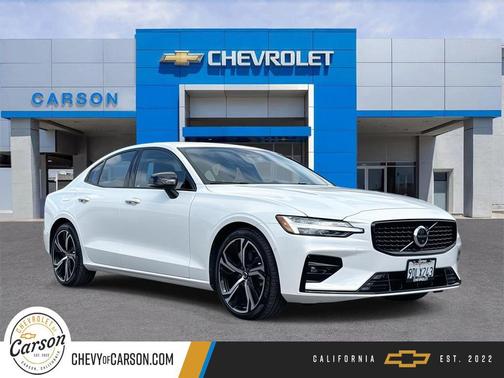 2023 Volvo S60 B5 Plus Dark Theme