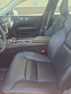 2023 Volvo S60 B5 Plus Dark Theme