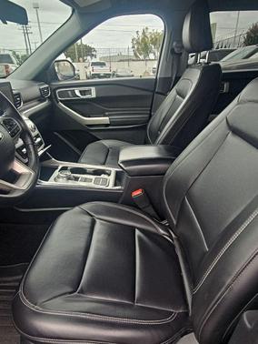 INFINITE BLUE MET TINTED CC 2021 Ford Explorer XLT