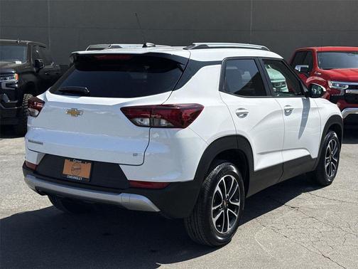 Summit White 2025 Chevrolet Trailblazer LT