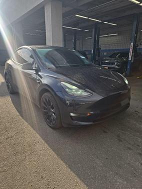 2024 Tesla Model Y Long Range Single Motor Rear-Wheel Drive