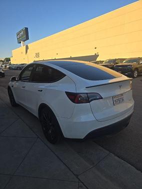 2023 Tesla Model Y Performance Dual Motor All-Wheel Drive