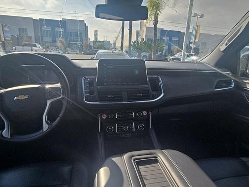 2024 Chevrolet Suburban LT