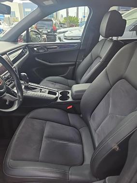 2020 Porsche Macan Base