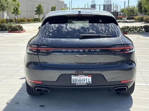 2020 Porsche Macan Base