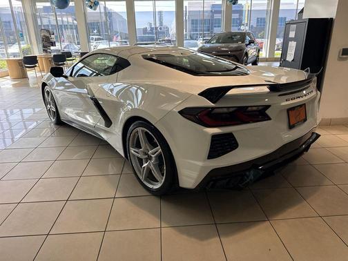 Arctic White 2023 Chevrolet Corvette Stingray w/3LT