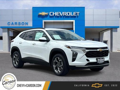 Summit White 2025 Chevrolet Trax LT