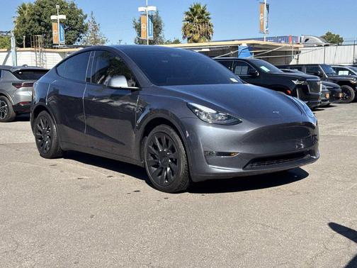 2023 Tesla Model Y Long Range Dual Motor All-Wheel Drive