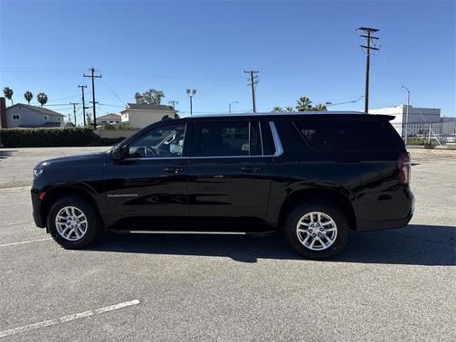 2024 Chevrolet Suburban LT